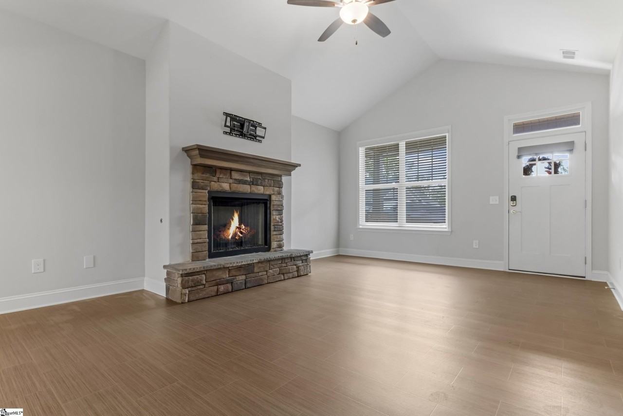 2319 Davenport Ct - Photo 7 of 37
