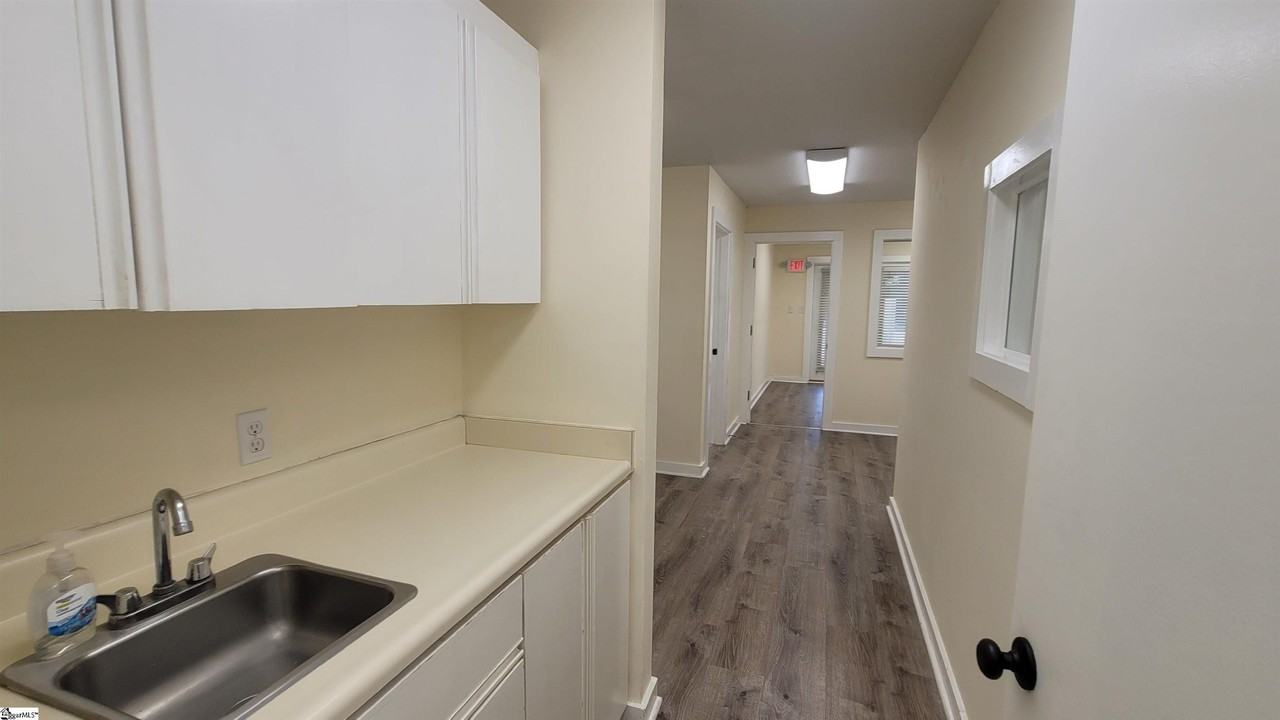 1010 E North St #C1 - Photo 2 of 2