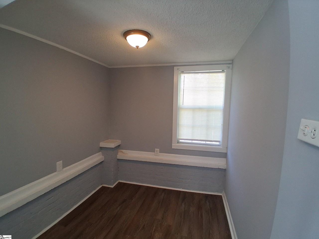 506 Pinckney St - Photo 7 of 38