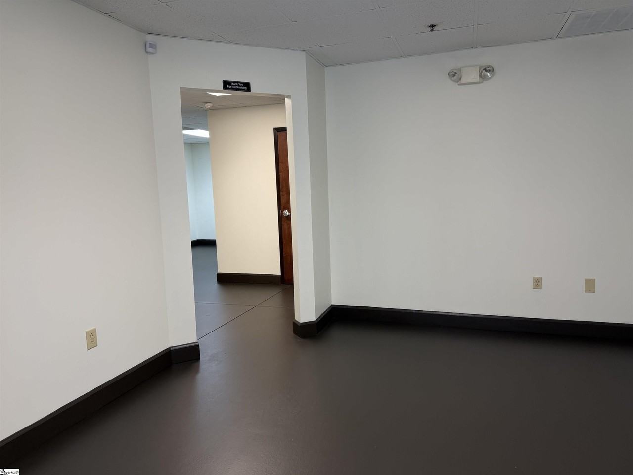 1322 E Washington St - Photo 6 of 8