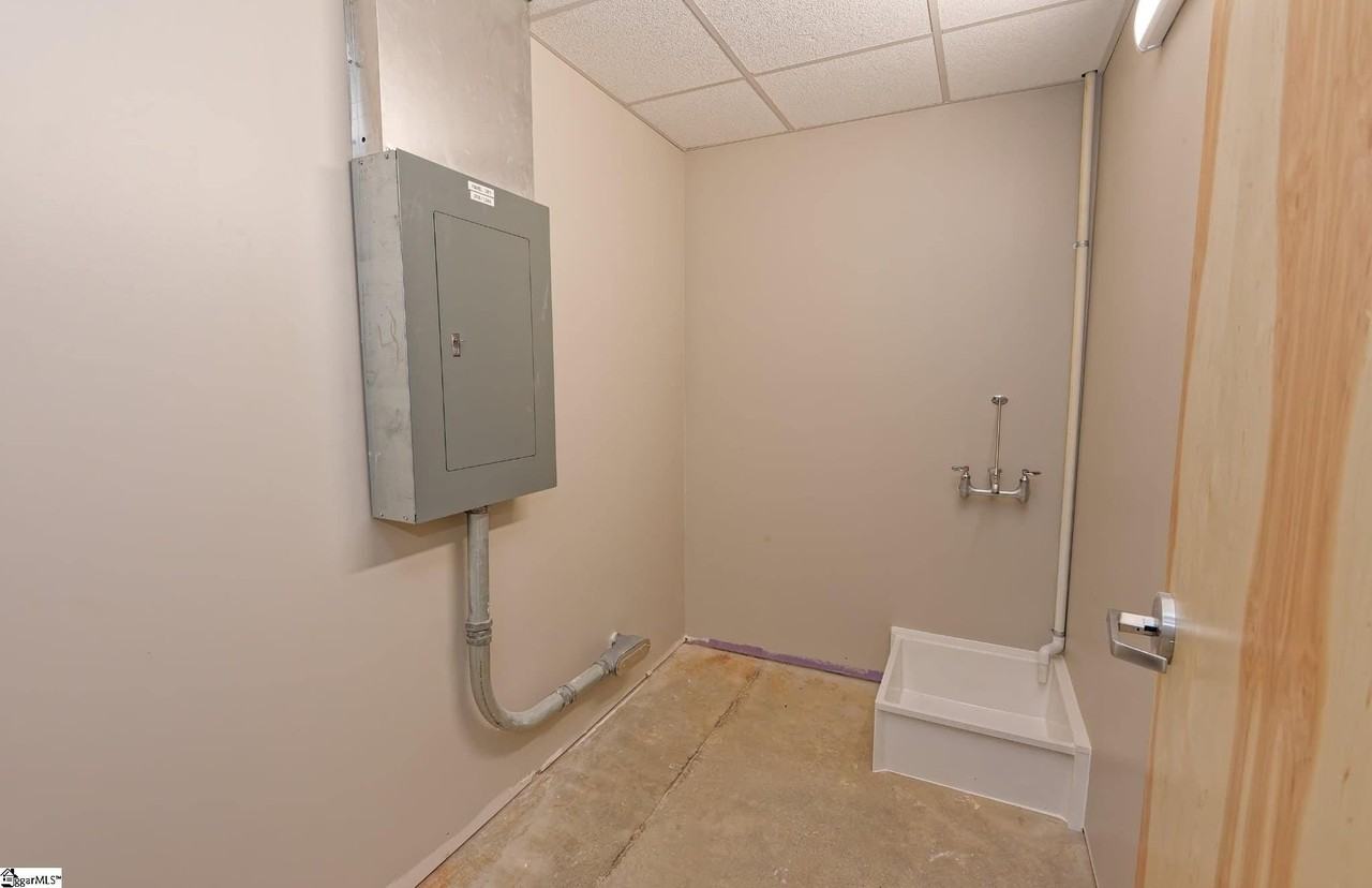1 Brookside Dr #2 - Photo 5 of 8