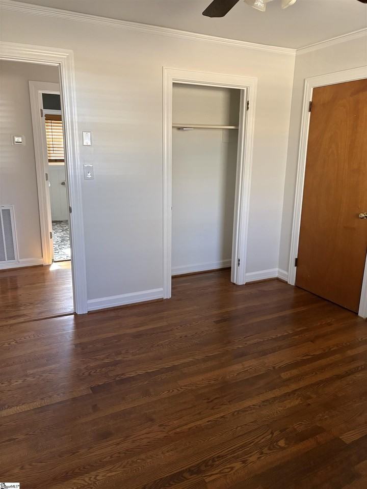 102 Muse Cir - Photo 5 of 12