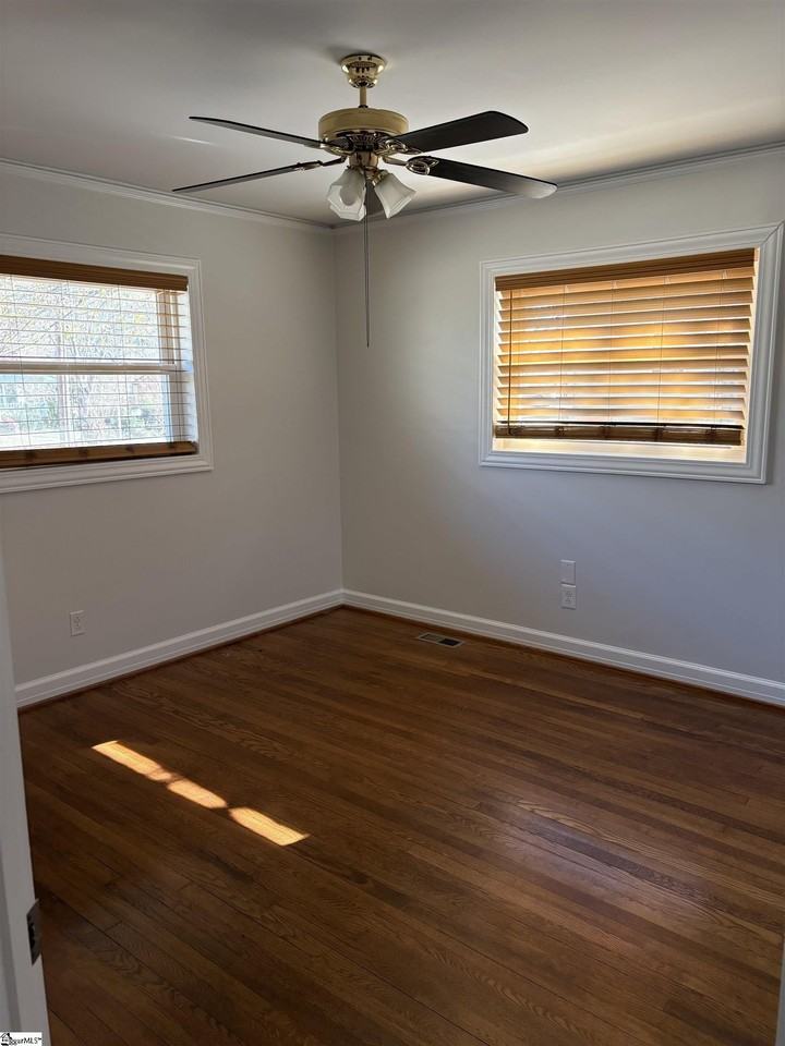 102 Muse Cir - Photo 7 of 12