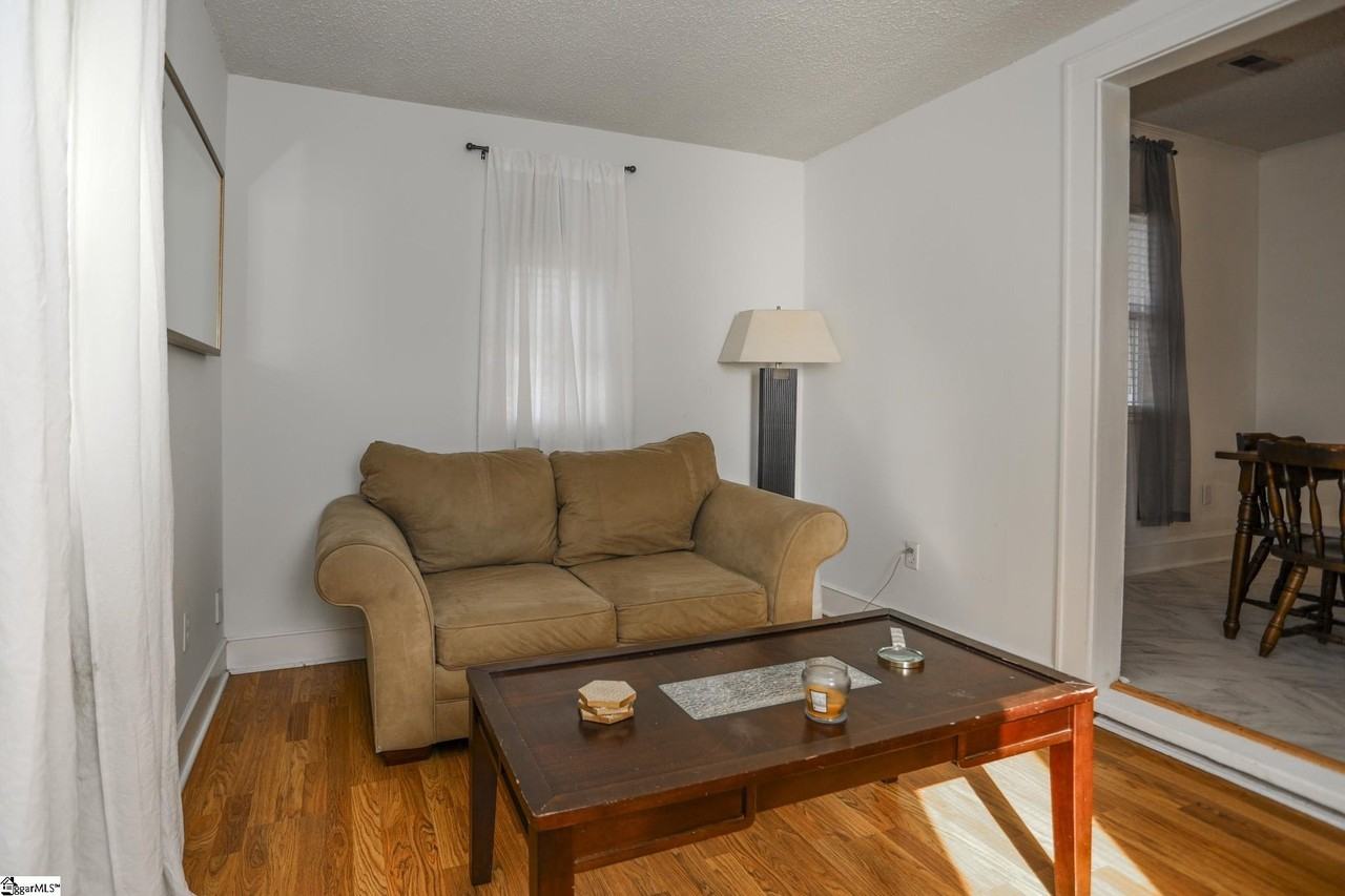 107 Brookdale Ave - Photo 5 of 17