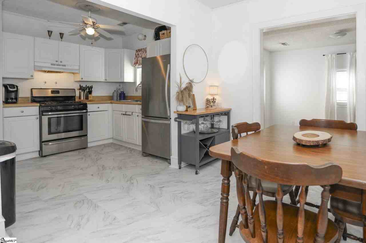 107 Brookdale Ave - Photo 6 of 17