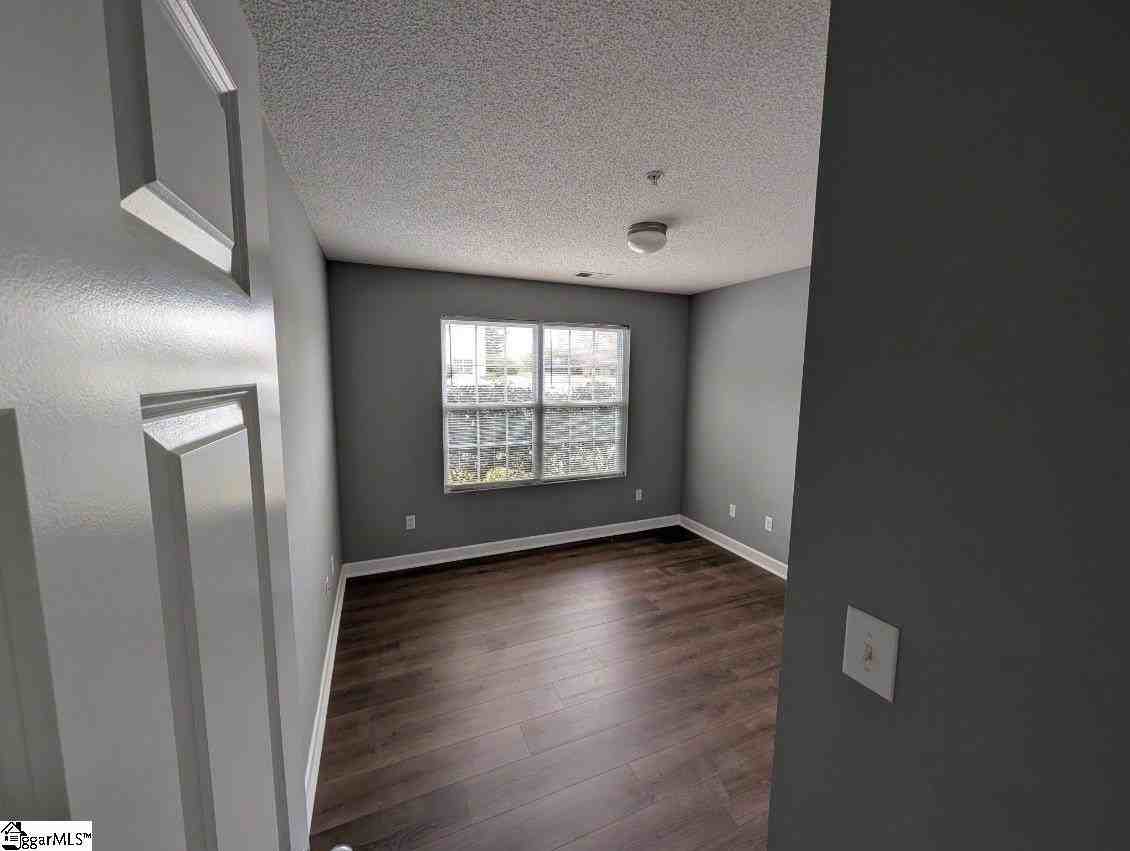 220 Outlook Dr Apt A - Photo 5 of 10