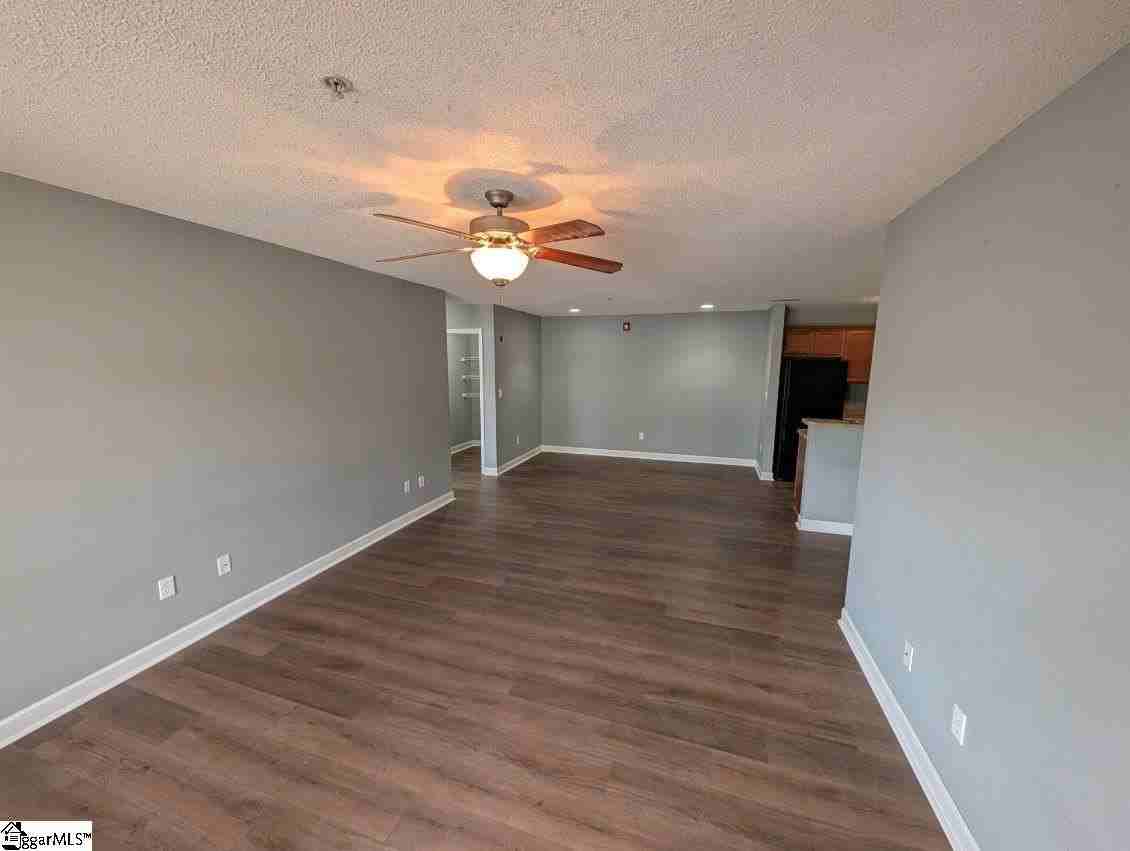 220 Outlook Dr Apt A - Photo 6 of 10