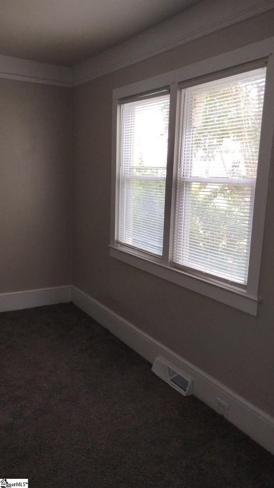 119 Ellison Cir - Photo 3 of 7