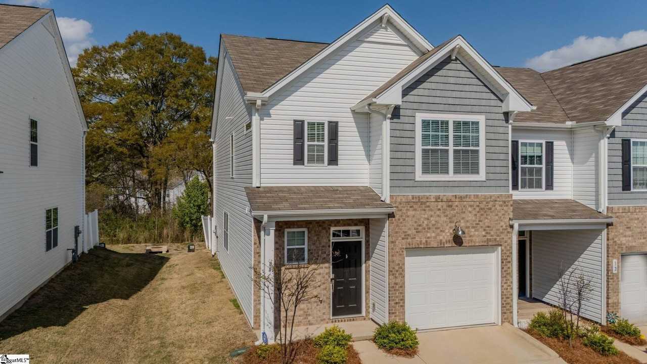 14 Loebner Ln
