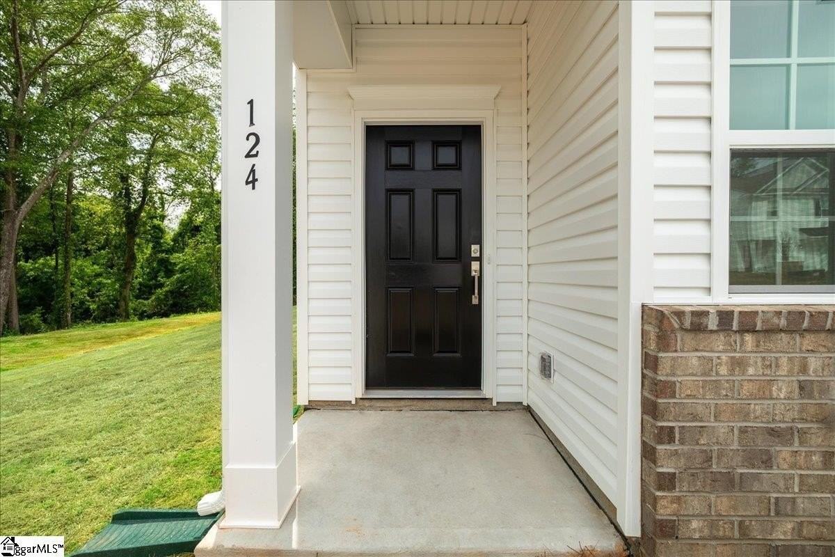 124 Selton Pl - Photo 2 of 25