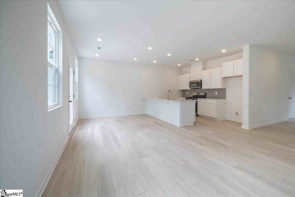 124 Selton Pl - Photo 6 of 25