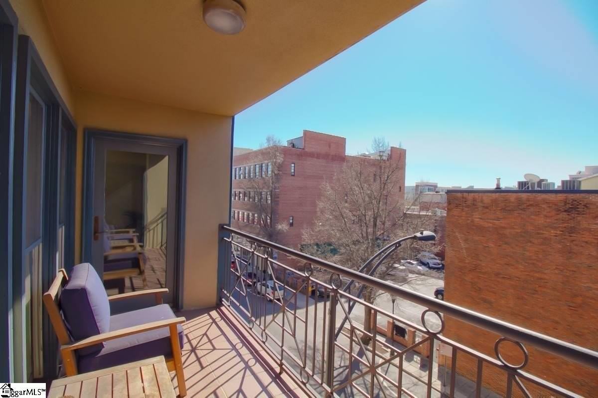200 N Main St - Photo 2 of 7
