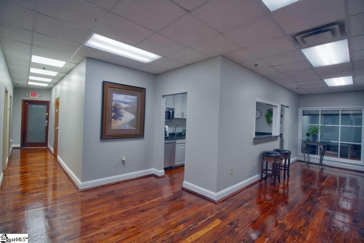 200 N Main St - Photo 3 of 7