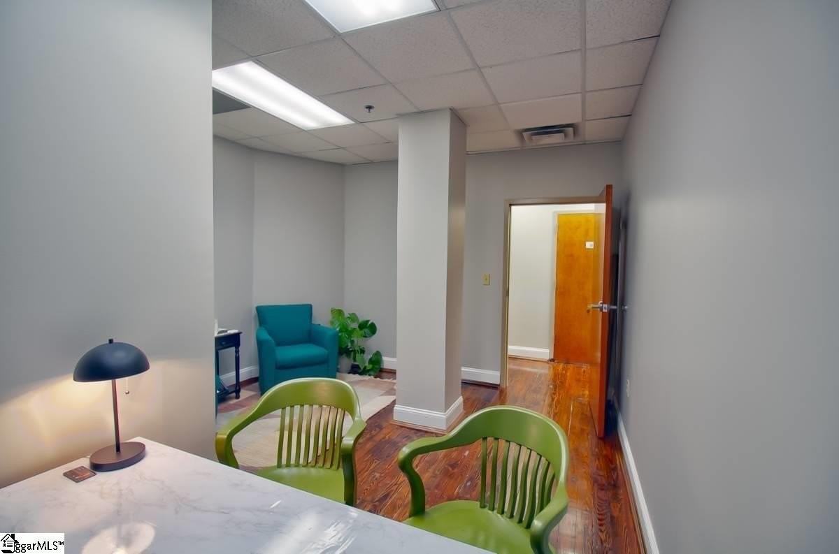 200 N Main St - Photo 5 of 7