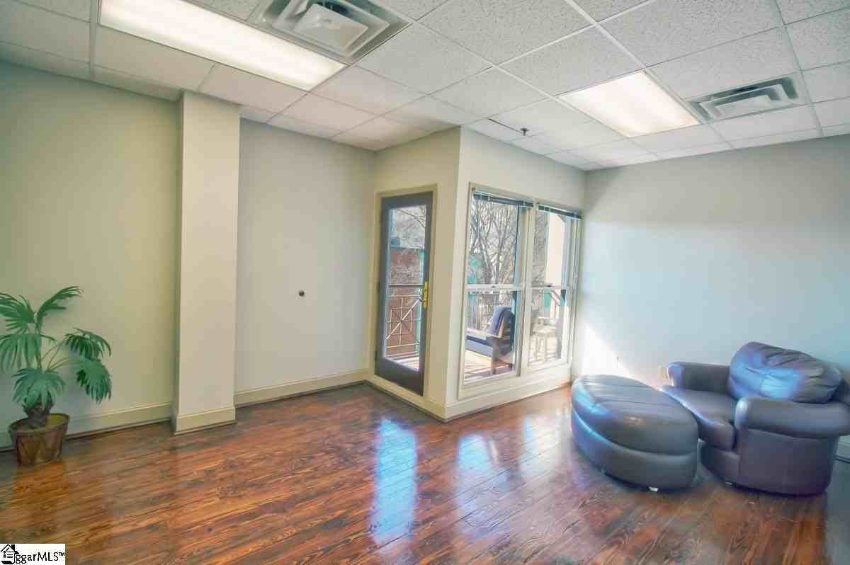 200 N Main St - Photo 6 of 7