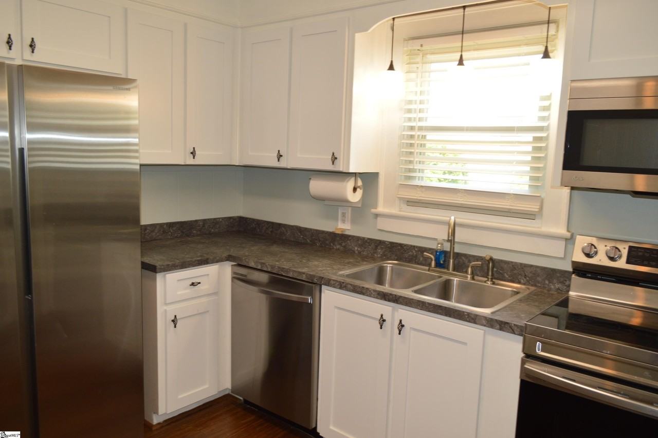 207 E Fairview Ave - Photo 7 of 18