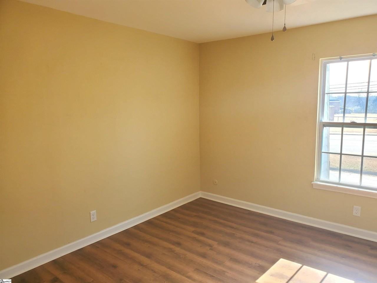 713 E Curtis St #19 - Photo 7 of 19