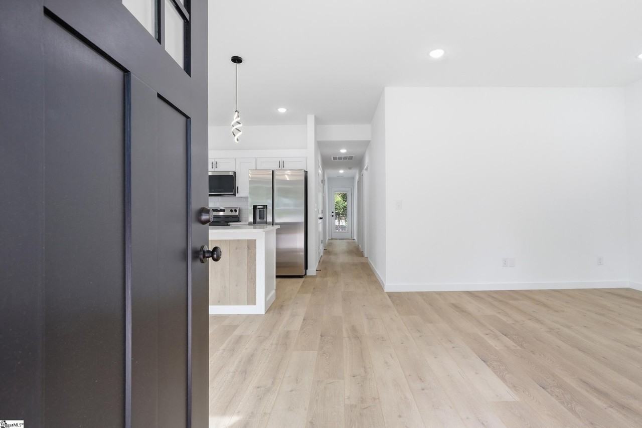 16 Poplar St - Photo 4 of 28