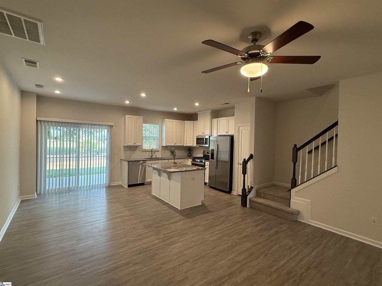 219 Hipps Crossing Dr - Photo 6 of 16