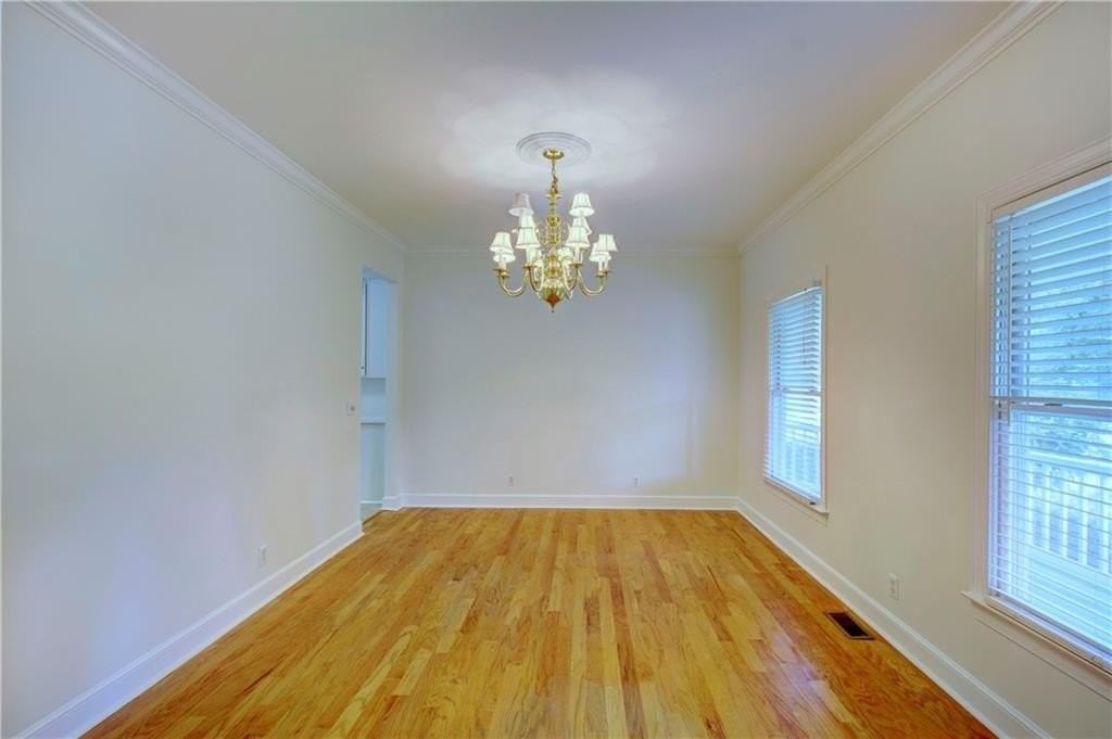 112 Newfield St - Photo 5 of 31