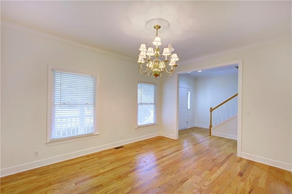 112 Newfield St - Photo 6 of 31