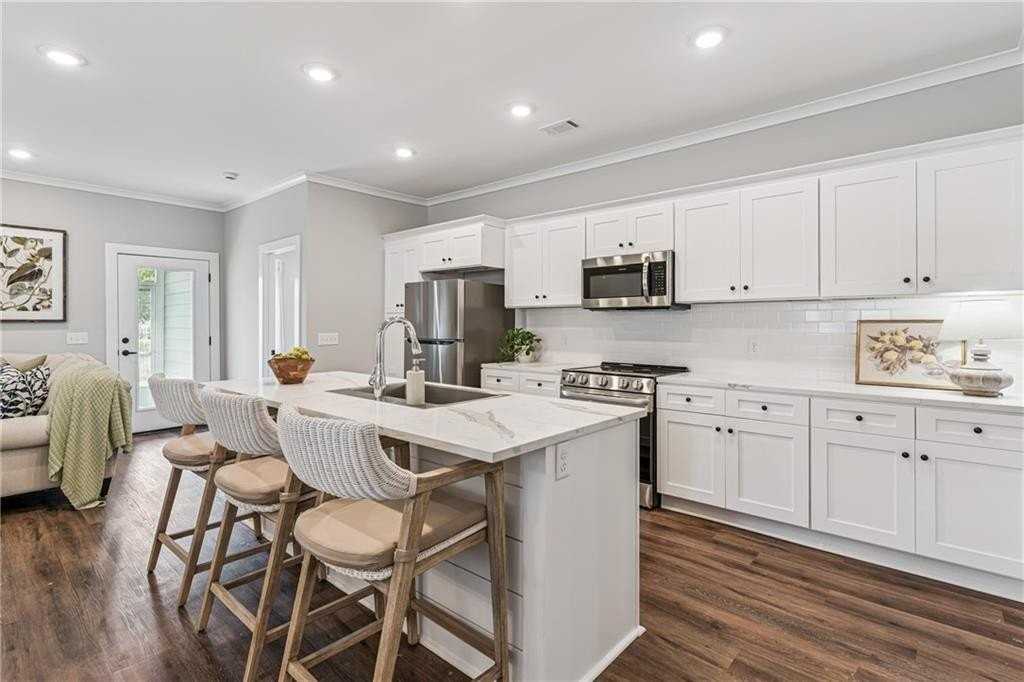 311 Bottlebrush Walk - Photo 3 of 16