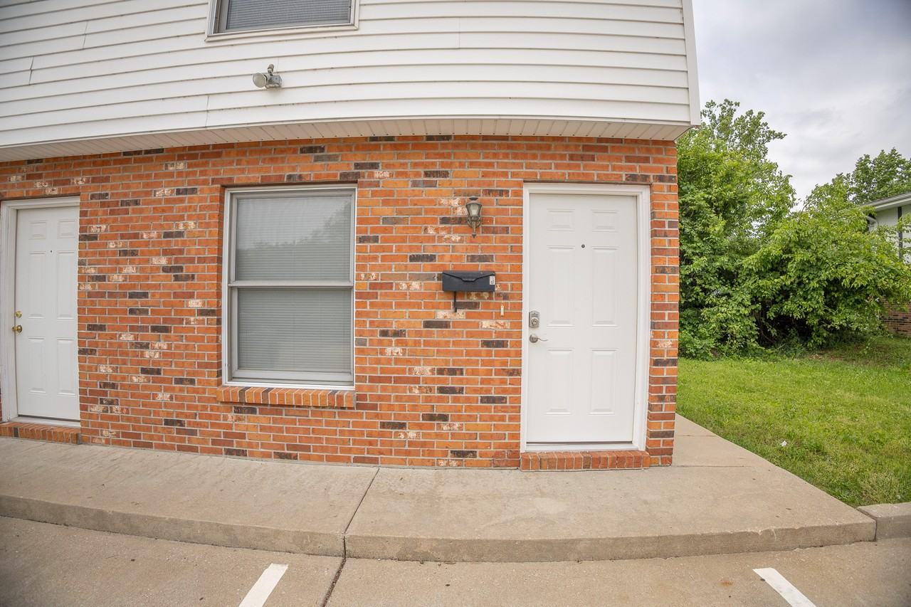1112 Jefferson Street - Photo 2 of 41