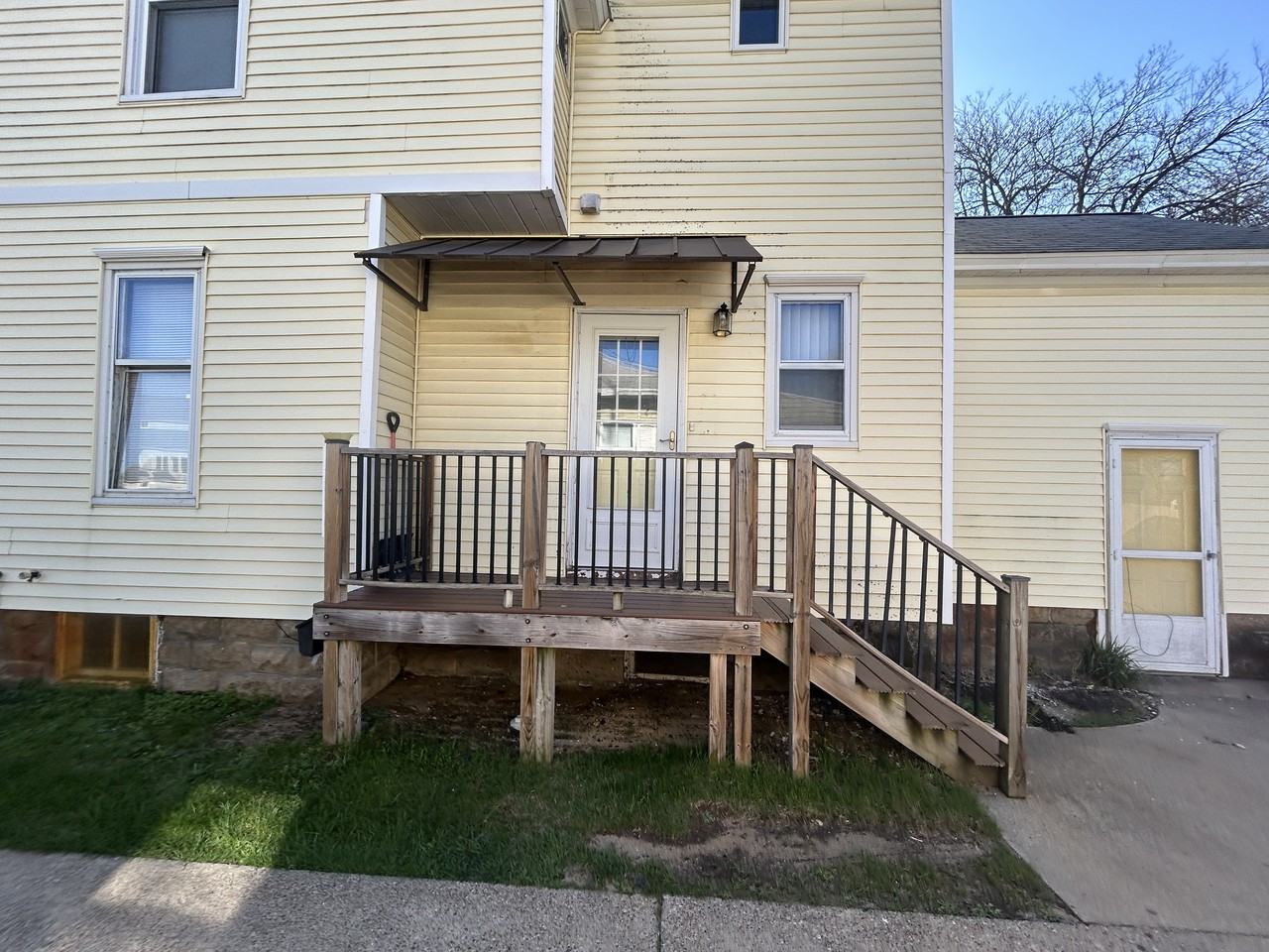300 1/2 West 13th Street - Photo 2 of 11