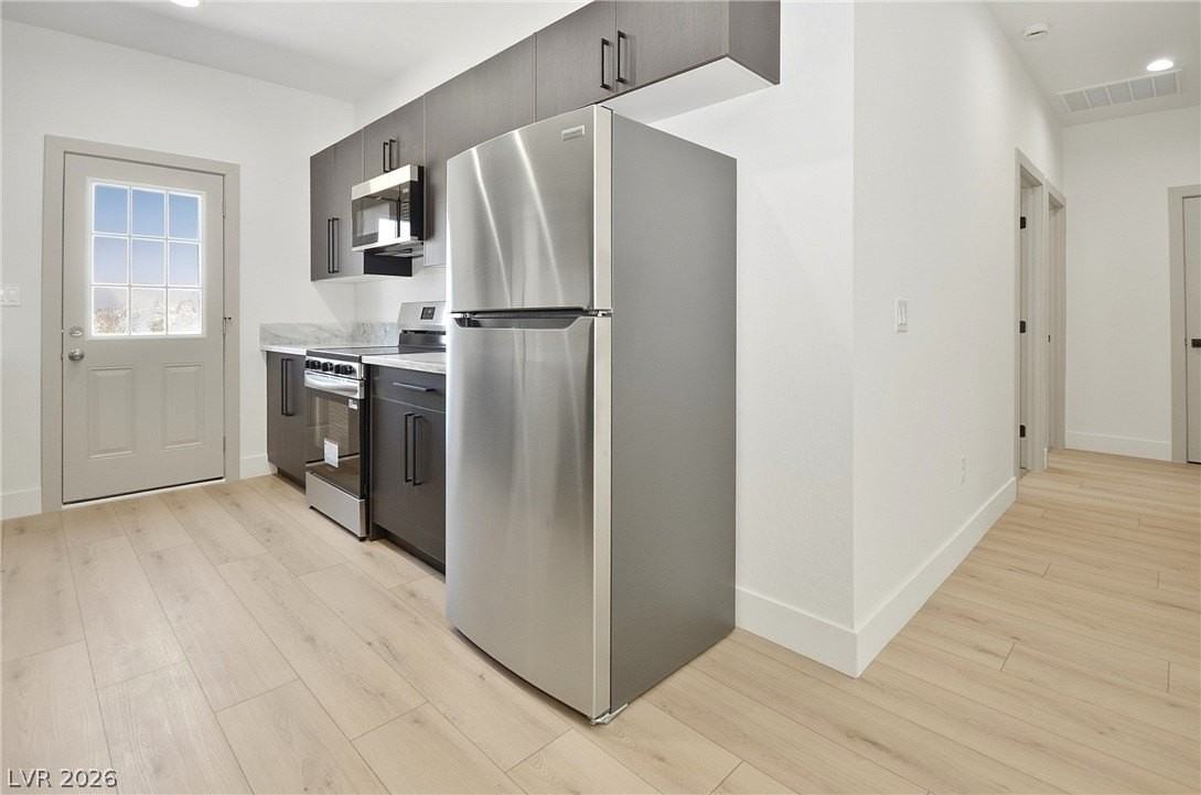 2001 S Dandelion St #3 - Photo 4 of 25