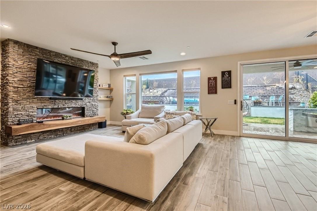 4631 Amazing View St - Photo 5 of 33