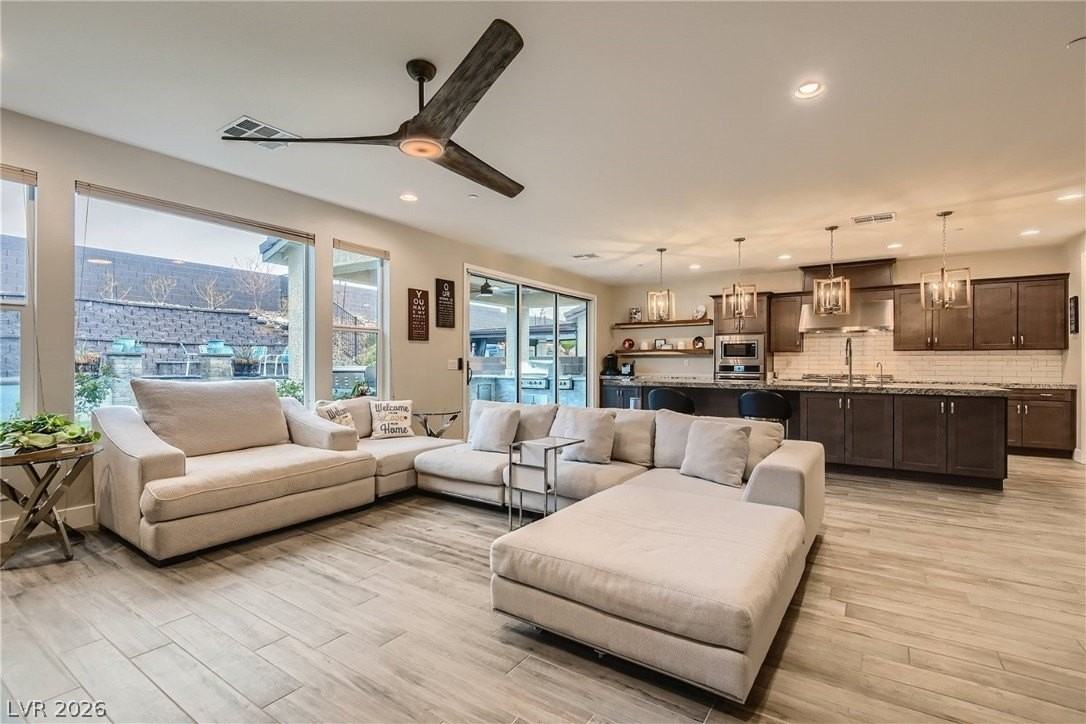4631 Amazing View St - Photo 6 of 33