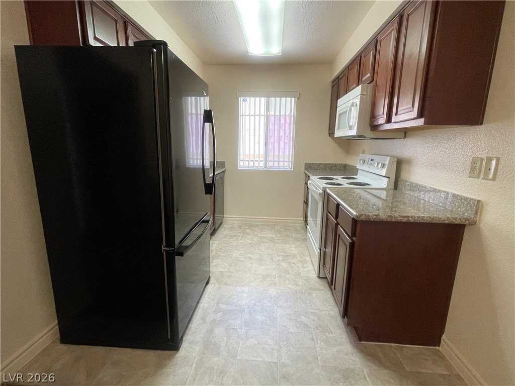 5350 River Glen Dr #302 - Photo 4 of 8