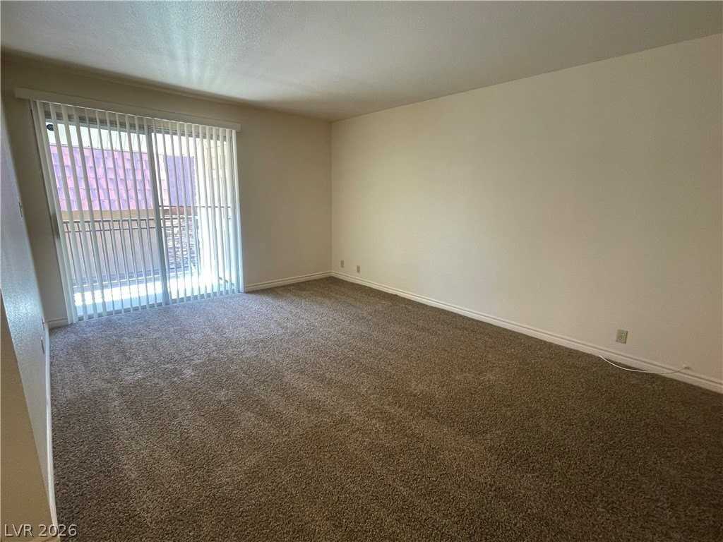 5350 River Glen Dr #302 - Photo 6 of 8
