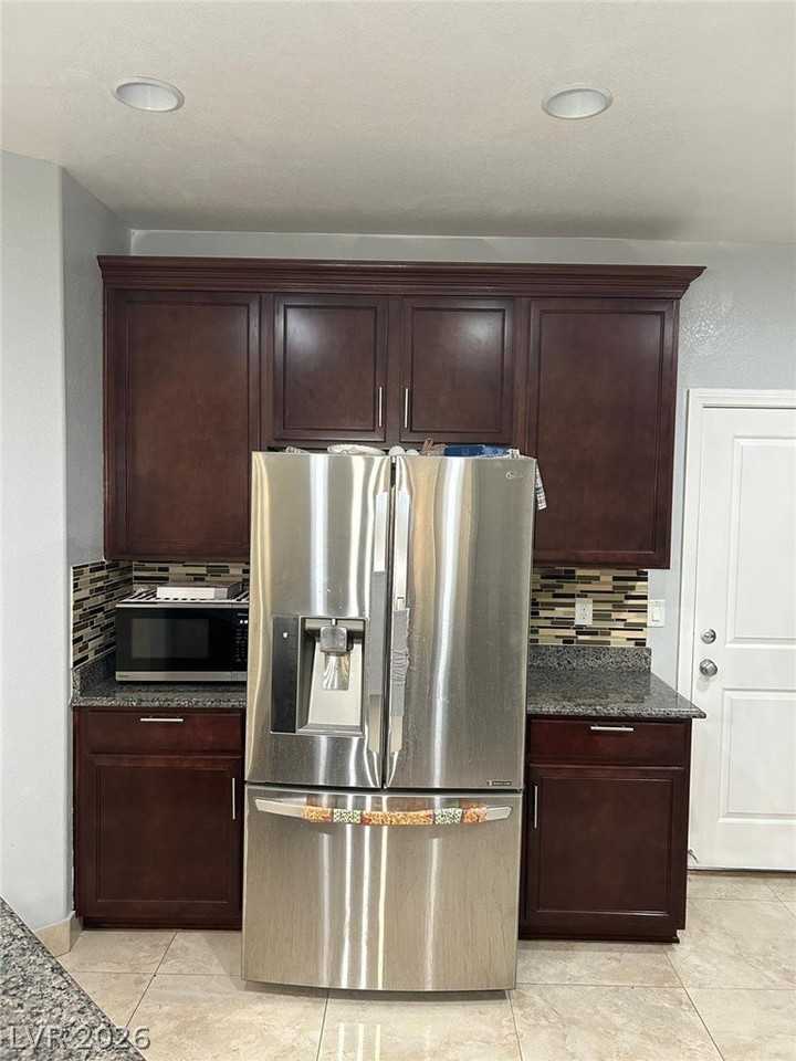 1125 Echo Pass St - Photo 6 of 26