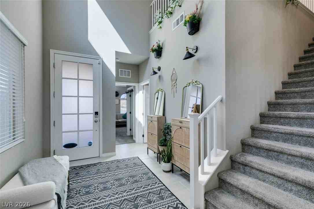 8160 Skye Desert Dr - Photo 4 of 50