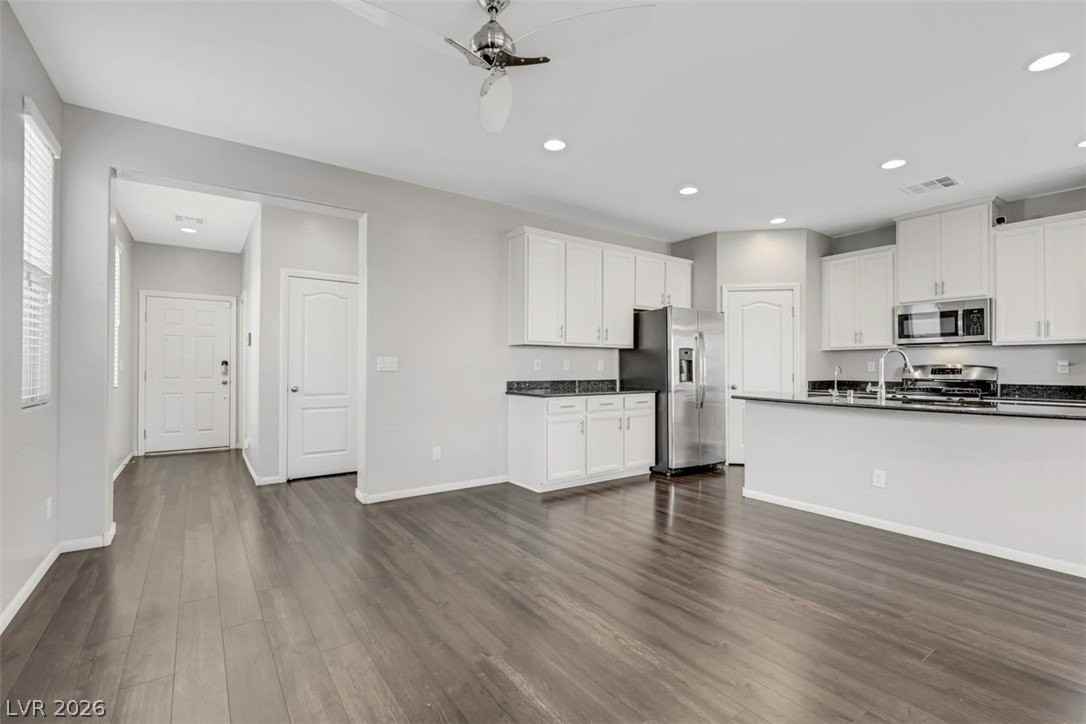 10769 Brewster Bay St - Photo 3 of 17