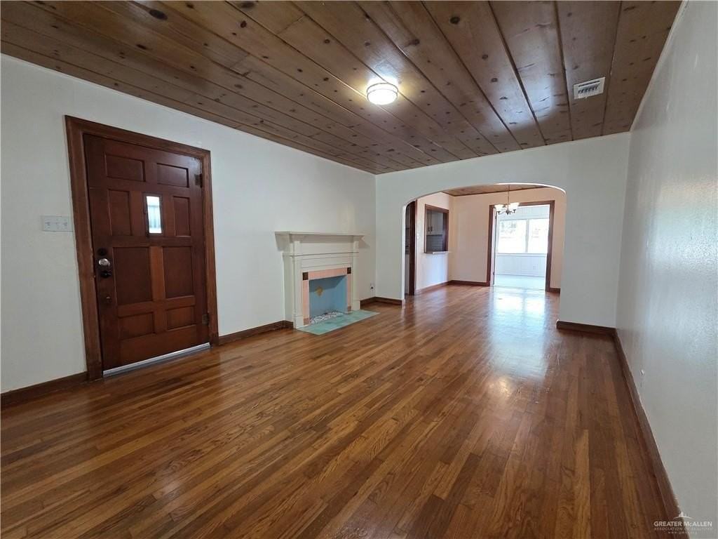 401 S Cynthia St - Photo 6 of 14
