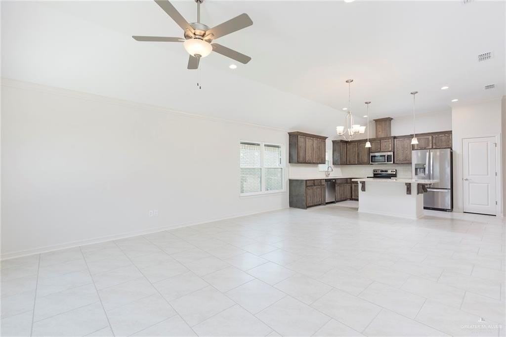 8406 N 33rd Ln - Photo 3 of 20