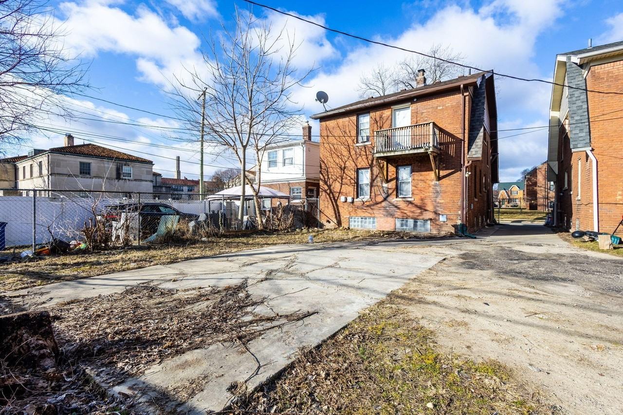 17308 Oak Dr - Photo 3 of 18