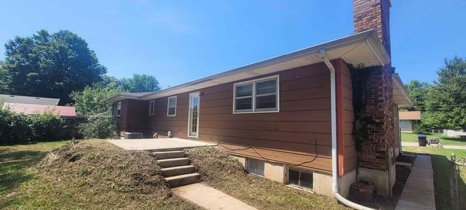918 S Luster Ave - Photo 3 of 12