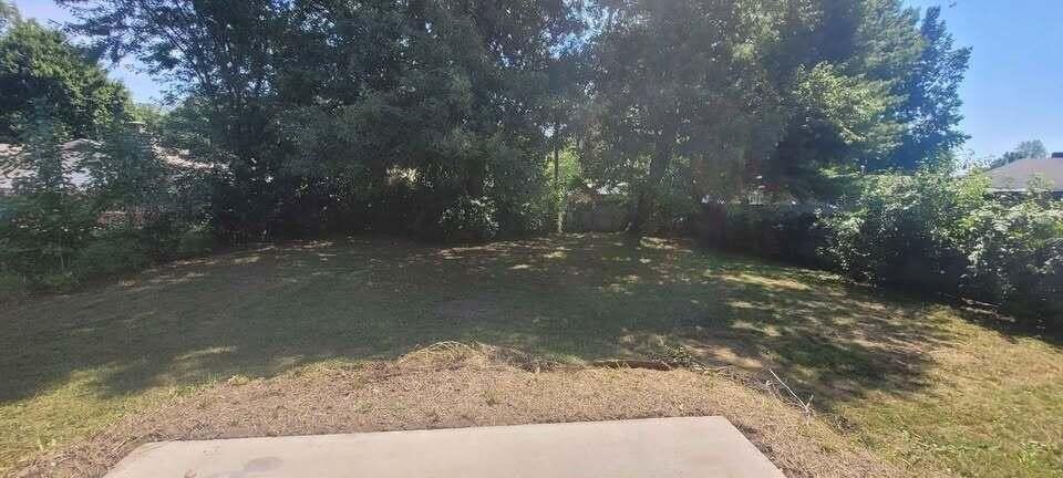 918 S Luster Ave - Photo 4 of 12