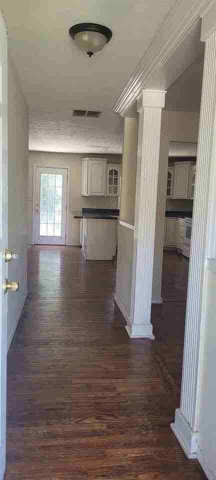 918 S Luster Ave - Photo 6 of 12