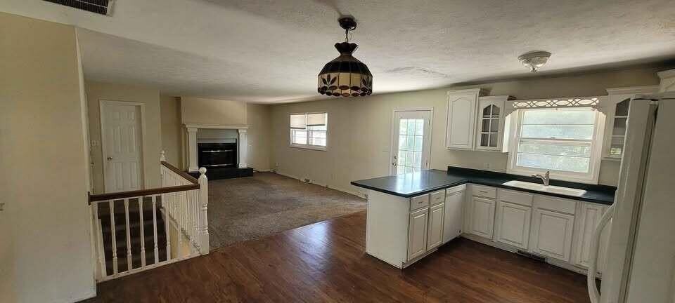 918 S Luster Ave - Photo 7 of 12