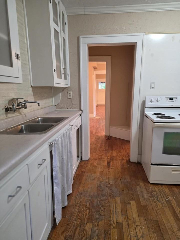 614 S Fremont Ave - Photo 7 of 18
