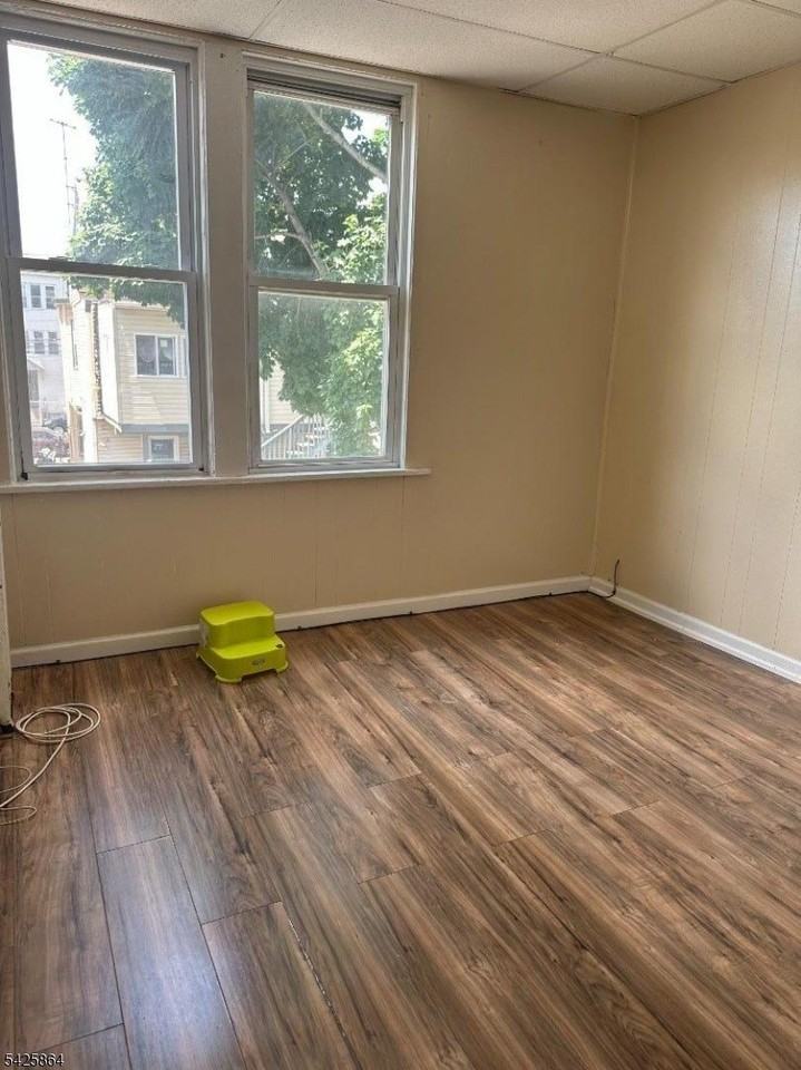 520 E 24th St #3 - Photo 5 of 7