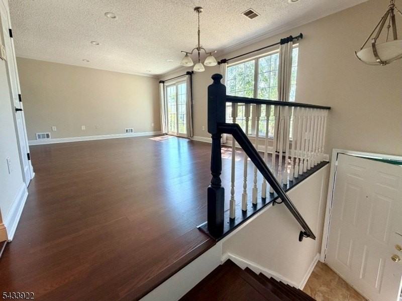 196 Sapphire Ln - Photo 2 of 22