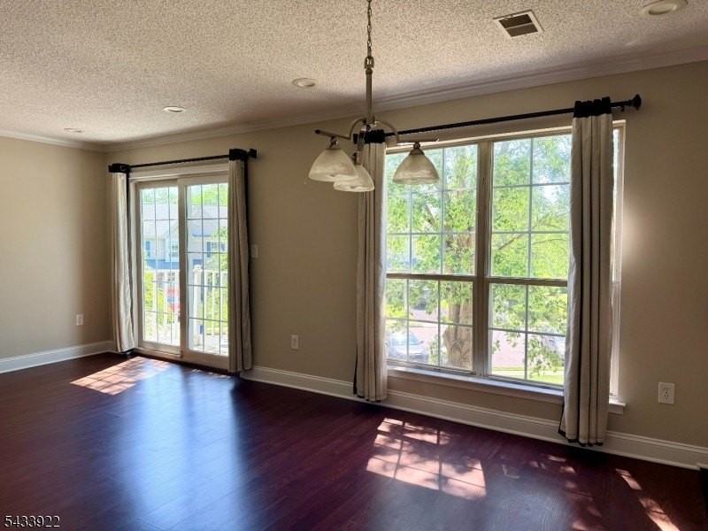 196 Sapphire Ln - Photo 3 of 22