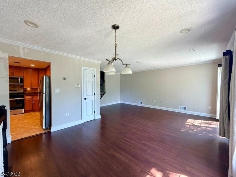 196 Sapphire Ln - Photo 5 of 22