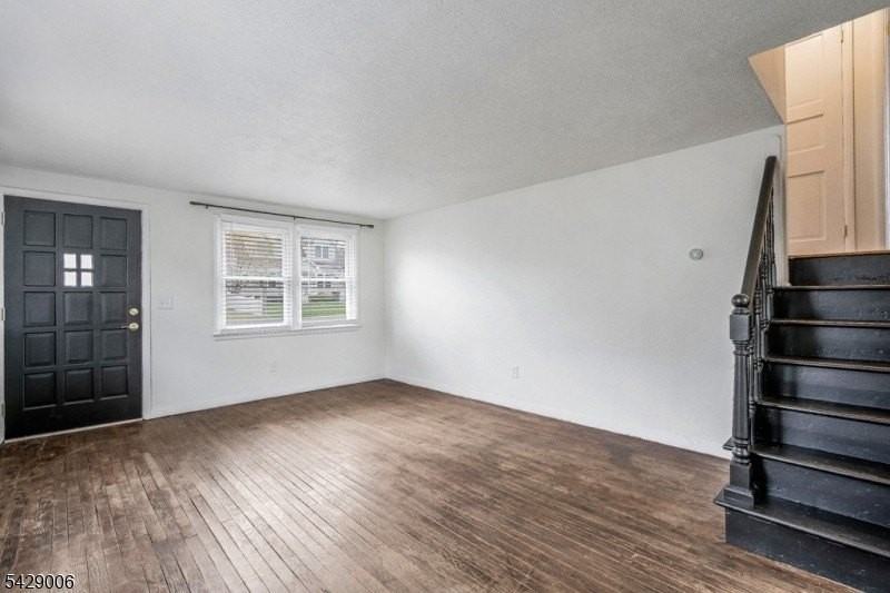 35 Bernards Ave - Photo 7 of 16