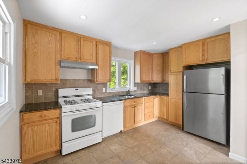 2 Andrew Ct #2 - Photo 7 of 16